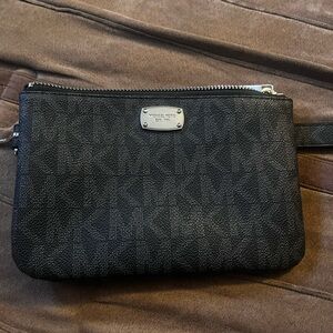 Michael Kors Est 1981 Leather Belt/Purse Sz M/L Excellent Condition Dark brown